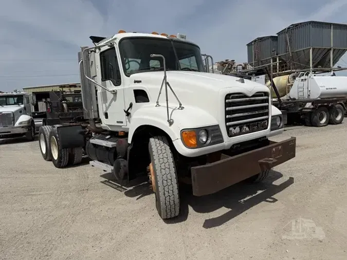 2007 MACK GRANITE CV713