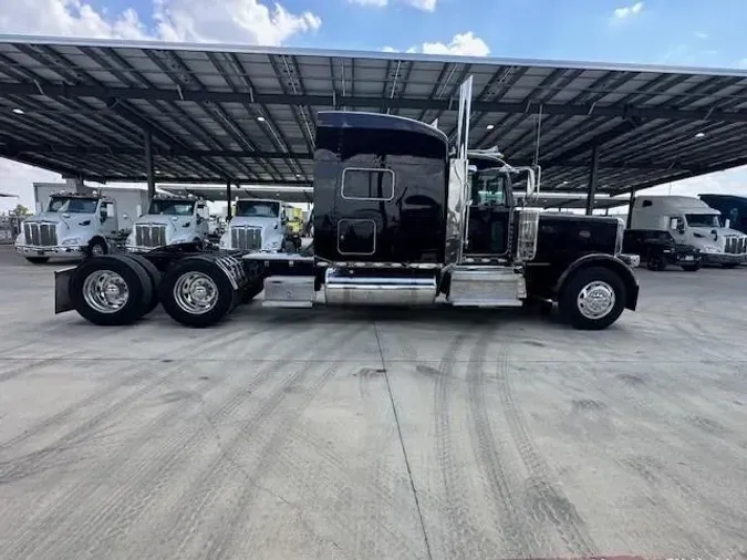 2022 Peterbilt 389