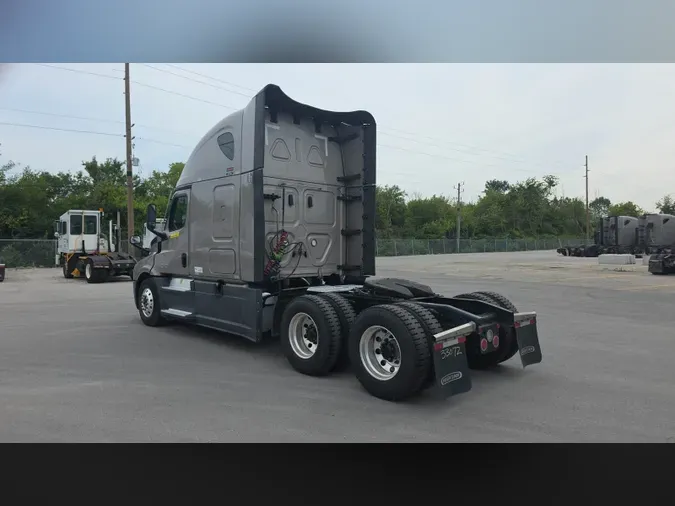 2025 Freightliner Cascadia 126