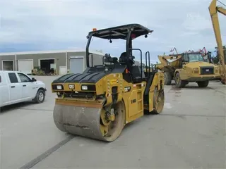 2017 CATERPILLAR CB7