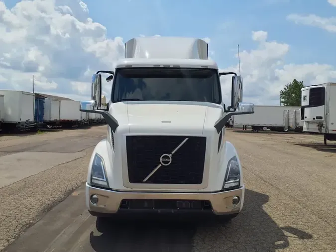 2020 VOLVO VNR62T640
