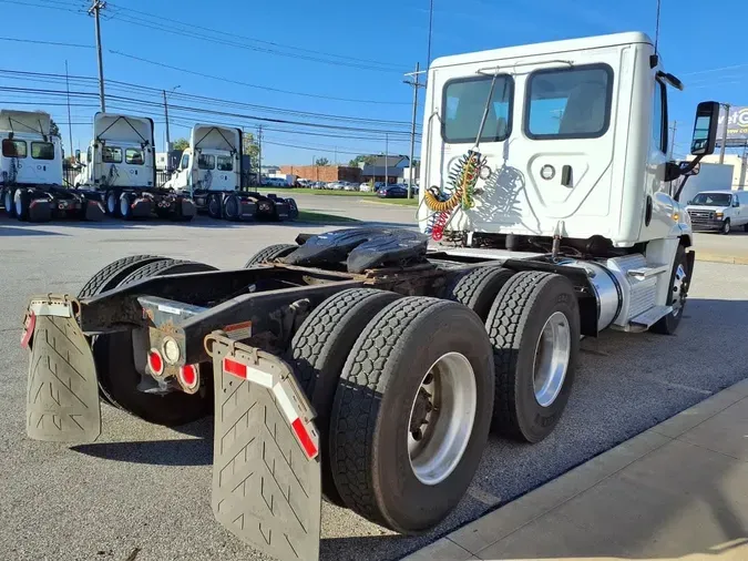 2020 FREIGHTLINER/MERCEDES CASCADIA 125