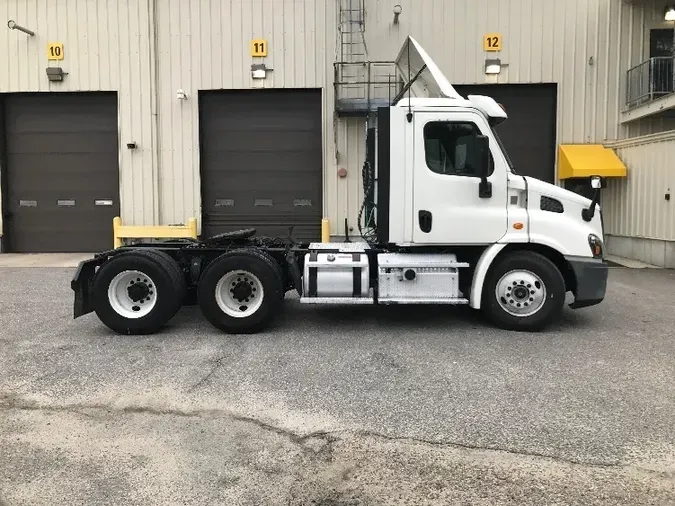 2018 Freightliner X11364ST