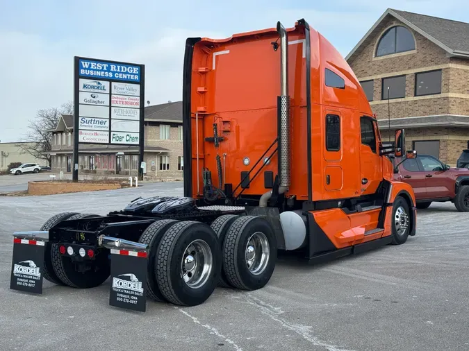 2023 KENWORTH T680