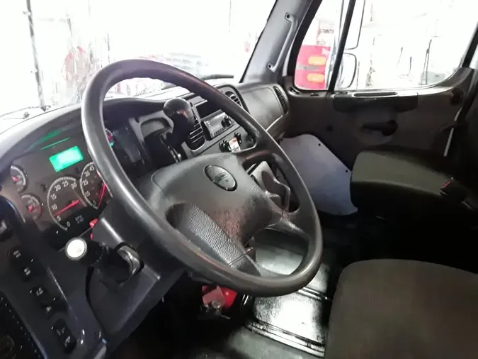 2020 FREIGHTLINER/MERCEDES M2 106