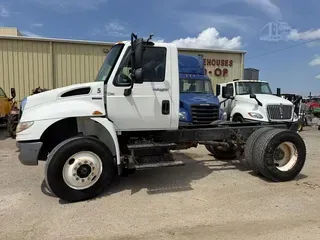 2010 INTERNATIONAL DURASTAR 4300