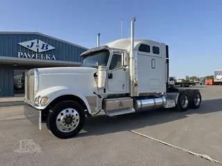 2001 INTERNATIONAL 9900