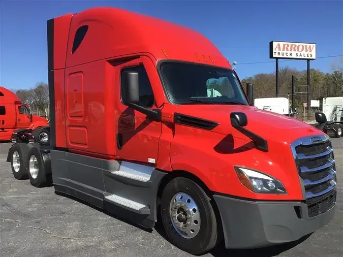 2020 FREIGHTLINER CASCADEVO1