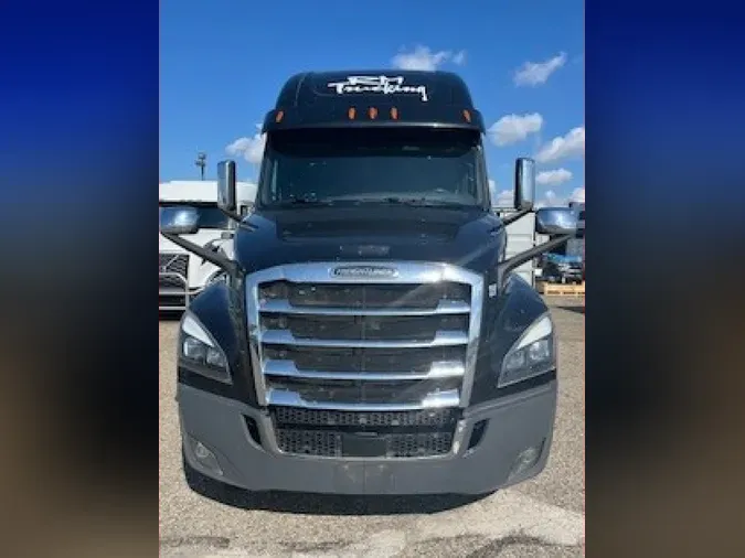 2021 FREIGHTLINER Cascadia 126