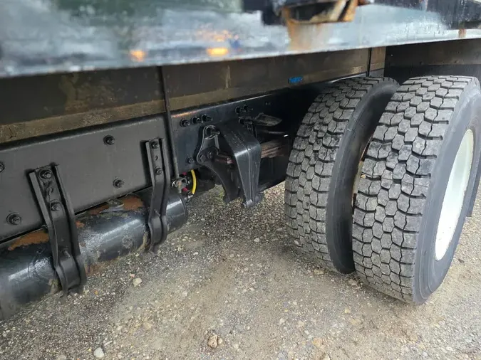 2018 FREIGHTLINER M2 106