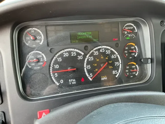 2018 FREIGHTLINER M2 106