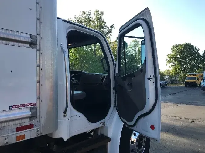 2019 Freightliner M2