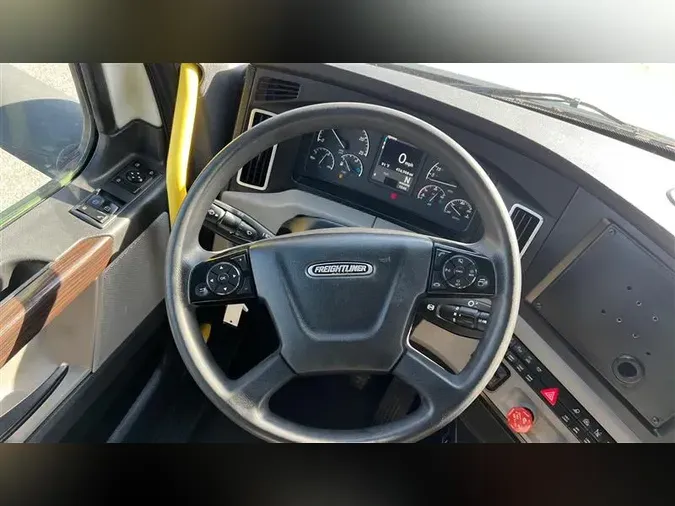 2021 FREIGHTLINER CA126