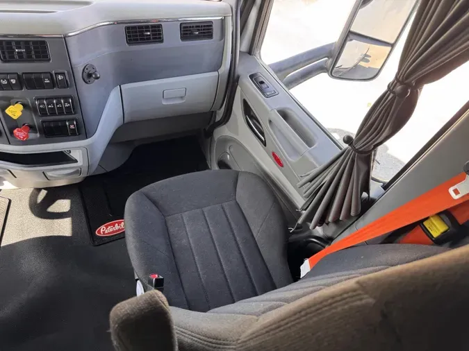 2021 Peterbilt 579