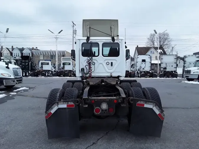 2019 FREIGHTLINER/MERCEDES NEW CASCADIA PX126642dea930e37c0d26229ff2a3703dc7657