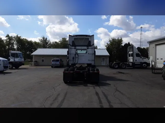 2018 Volvo VNL300