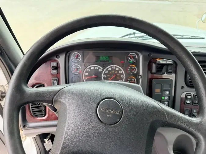 2021 Freightliner Business Class M2 1122df0be710b7c57ff88543663c4a4f1ed