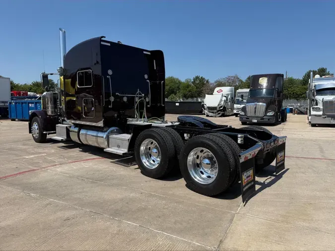 2022 Peterbilt 389