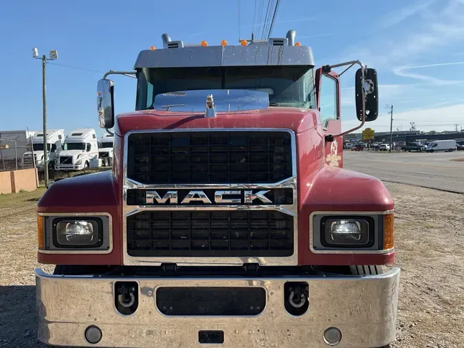 2023 Mack PIN64T