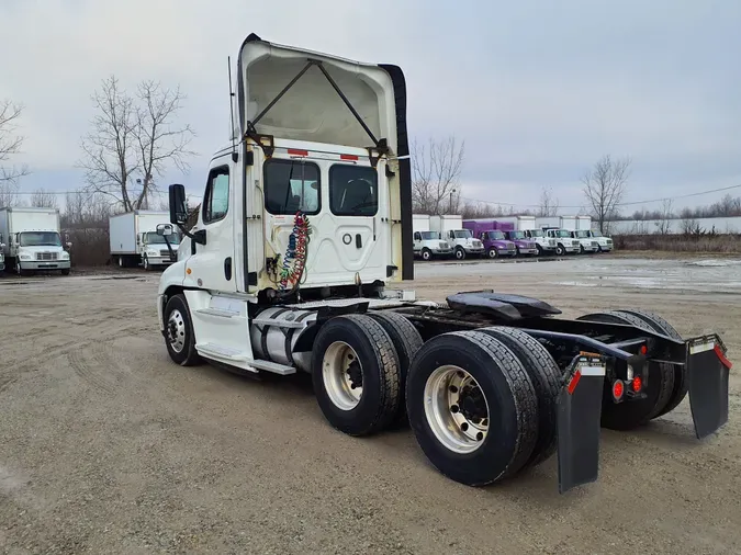 2018 FREIGHTLINER/MERCEDES CASCADIA 125