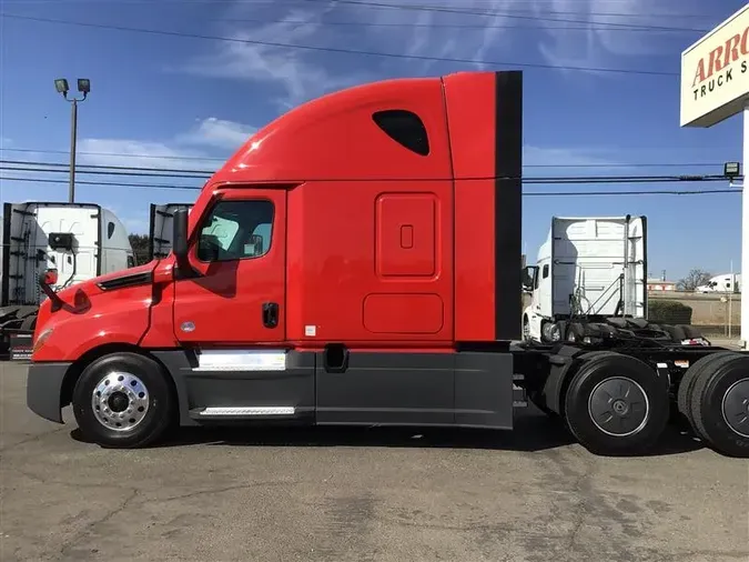 2021 FREIGHTLINER CA126