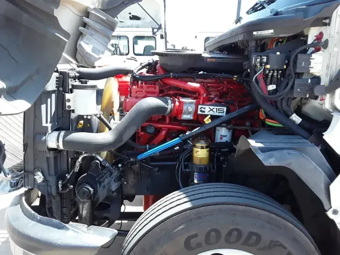 2019 NAVISTAR INTERNATIONAL LT625 SLPR CAB