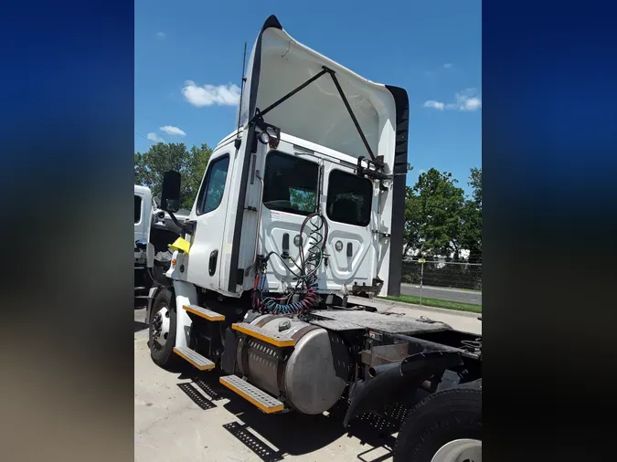 2018 FREIGHTLINER/MERCEDES CASCADIA 113