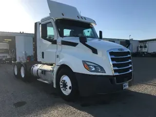 2018 FREIGHTLINER T12664ST