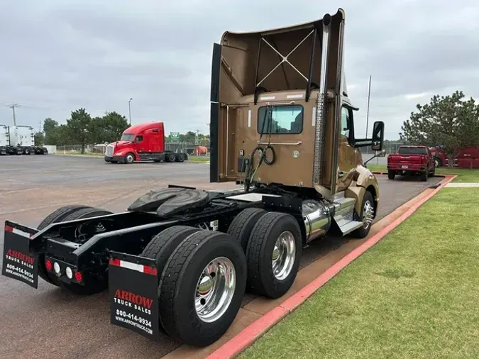 2022 KENWORTH T680