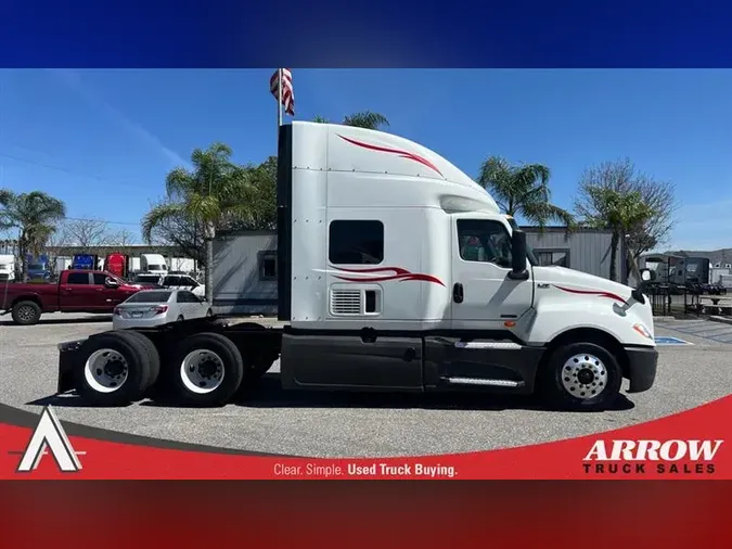 2022 INTERNATIONAL LT