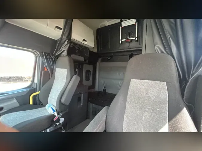 2022 Freightliner Cascadia 126