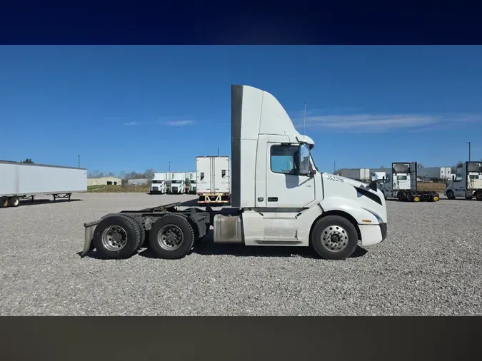 2020 Volvo VNL300