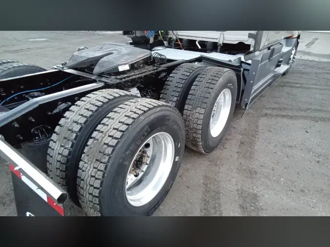 2024 Freightliner Cascadia 126