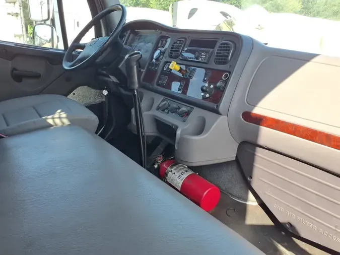 2019 FREIGHTLINER/MERCEDES M2 106