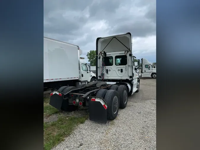 2017 FREIGHTLINER/MERCEDES CASCADIA 125