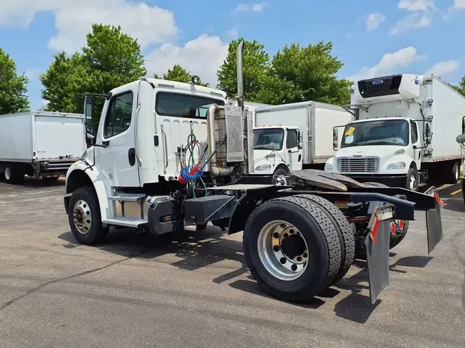 2017 FREIGHTLINER M2 106