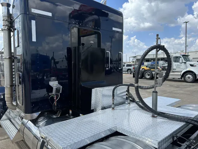 2016 Kenworth W900