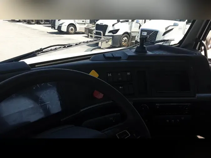 2020 Volvo VNL3002e0f210f64c0fe750b8f46b49944dc13