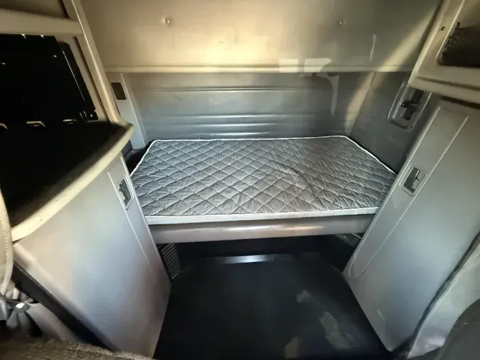 2020 Peterbilt 389