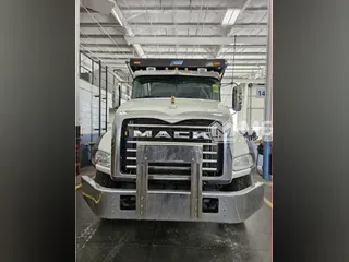 2022 MACK Granite