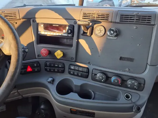 2018 FREIGHTLINER/MERCEDES CASCADIA 113