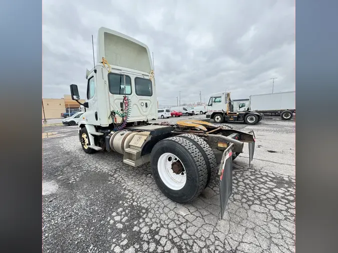 2018 FREIGHTLINER/MERCEDES CASCADIA 113