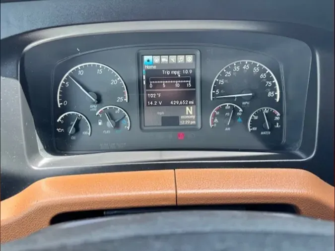 2023 Freightliner Cascadia 126