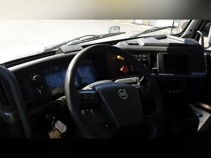 2018 Volvo VNL300