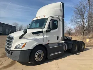 2021 FREIGHTLINER CA126
