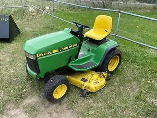 1998 John Deere GT275