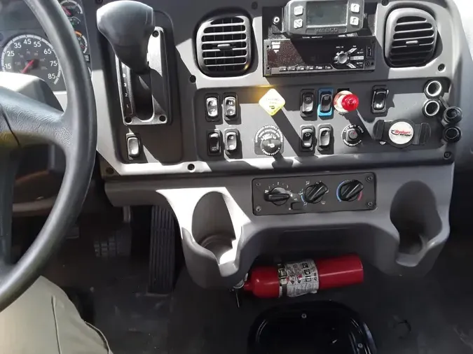 2020 FREIGHTLINER M2 106