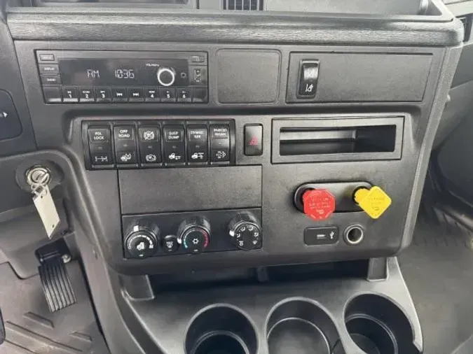 2023 International LT6252e2fc9ad1b622f7afd8704bd9621bf2c