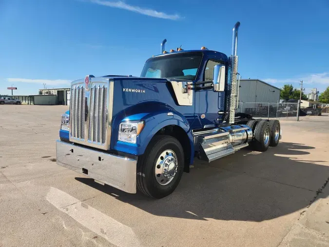 2026 Kenworth W990