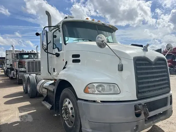 2014 MACK PINNACLE CXU613